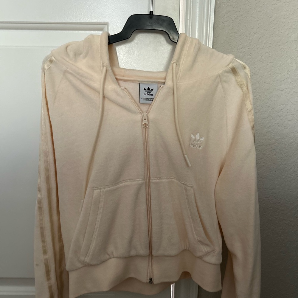 adidas original velour zip hoodie in off white
Size : M